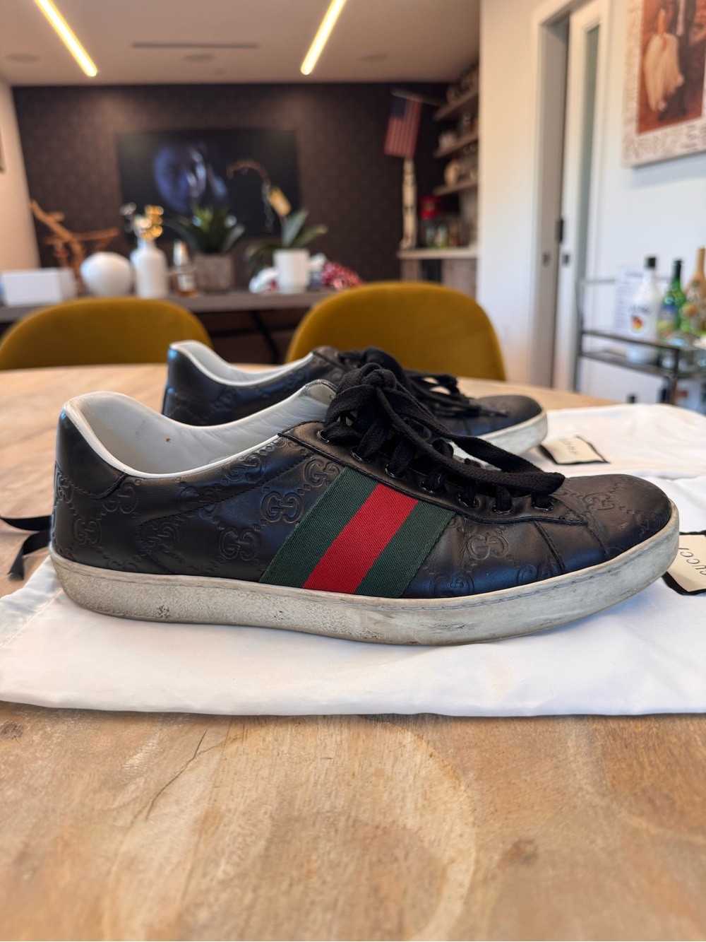Gucci Men’s Black Leather Sneakers with Red & Green Stripe - Picture 4 of 9